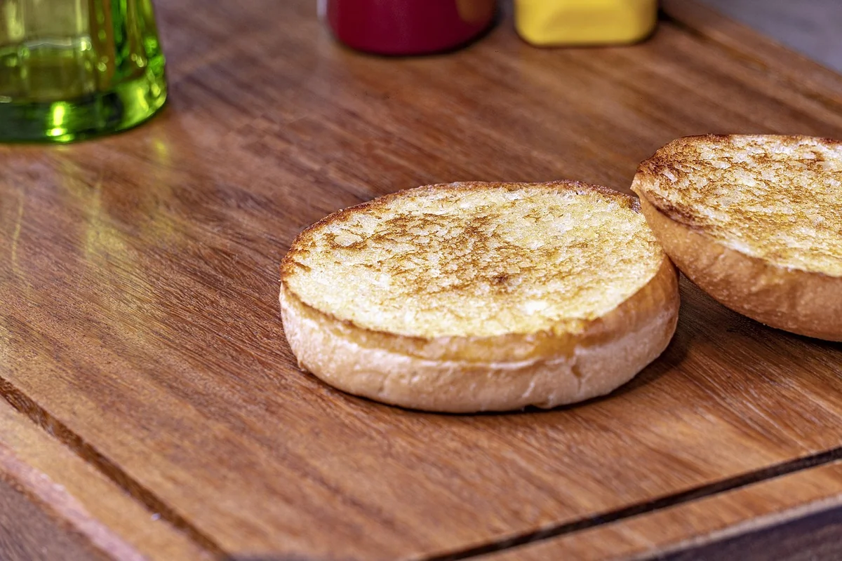 Le pain à burger maison en 15 minutes (sans machine à pain)